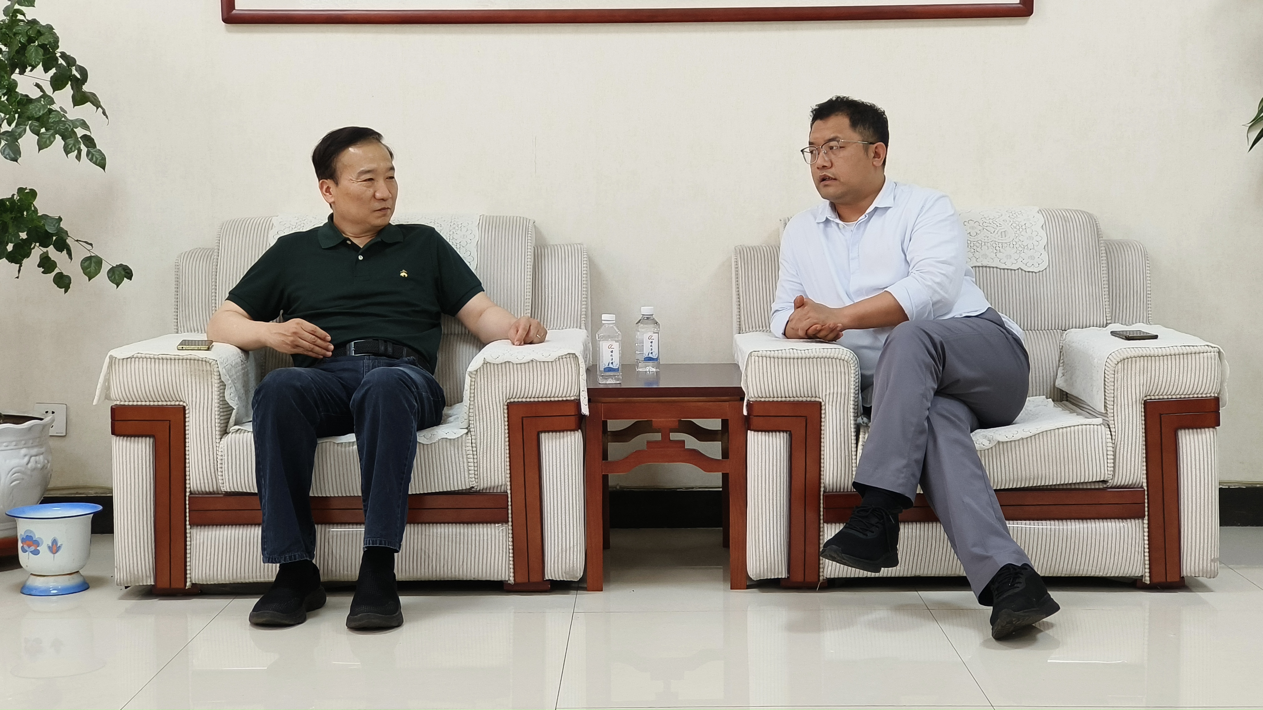 39436a005c1ac23c60254b200ee46258 J9集团集团董事长王智勇会見香港中科石油和海南青玉能源客人